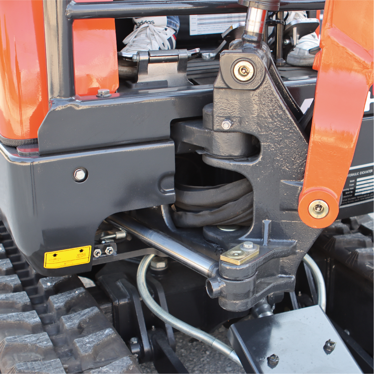 mini escavatore 18 quintali girosagoma